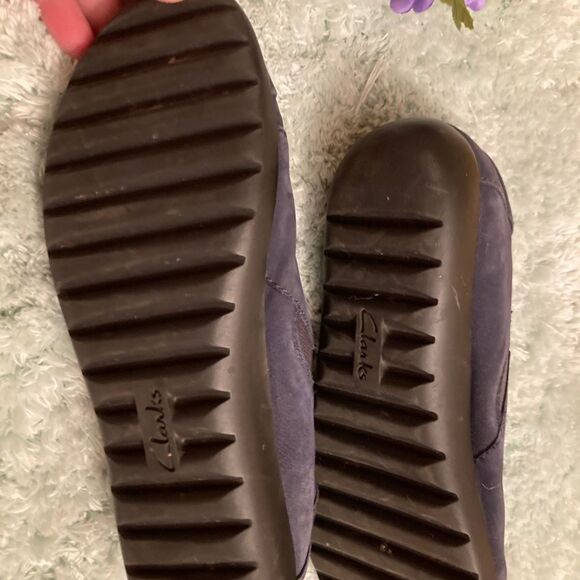 Clark’s Soft Cushion Slip On Shoes - Picture 2 of 7